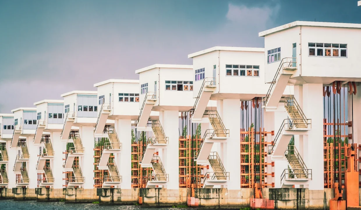Pros and Cons of Amwaj Village